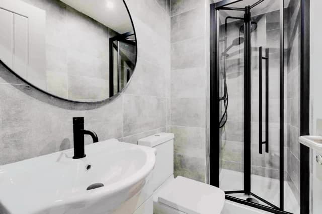 10 Leopold road, L7 image