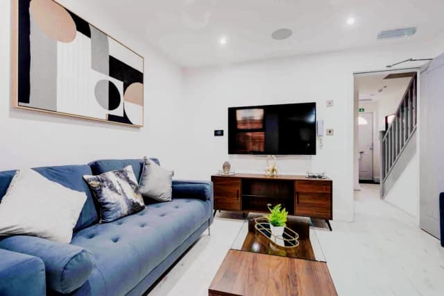 10 Leopold road, L7 image 3