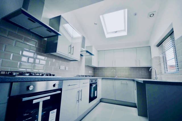 75 Ling Street, L7 image