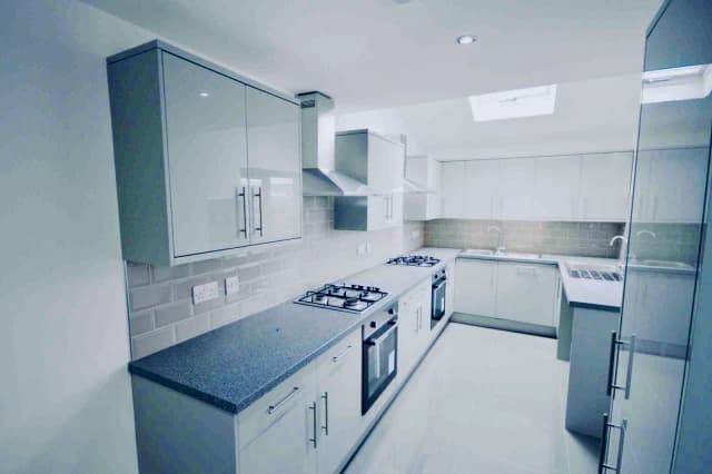 75 Ling Street, L7 image