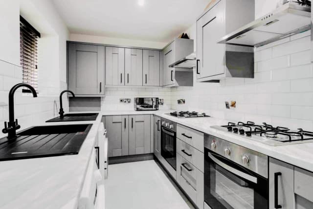 24 Cotswold Street, L7 image 4