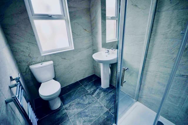 5 Esher Road, L6 image