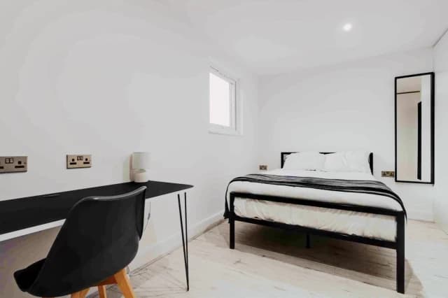 11 Brookdale Road, L15 image