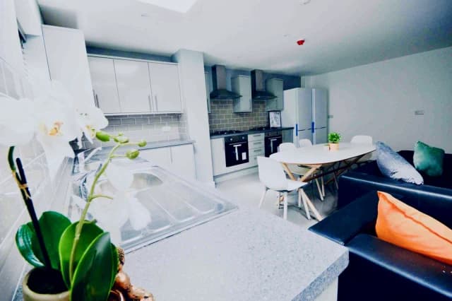 41 Fell Street, L7 image 4