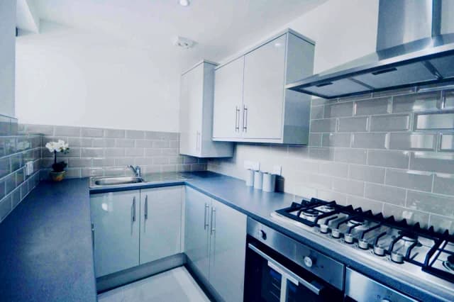 47 Salisbury Road, L15 image 3