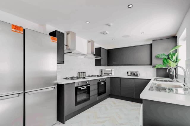 66 Granville Road, L15 image 4