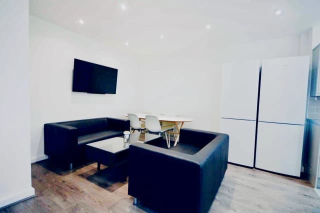 5 Esher Road, L6 image 3
