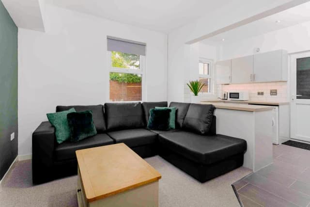 97 Boswell Street, L8