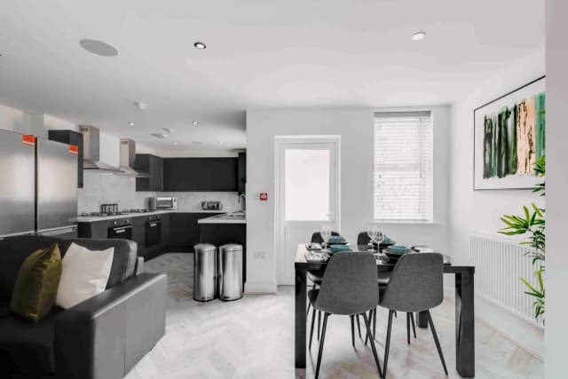 66 Granville Road, L15 image 2