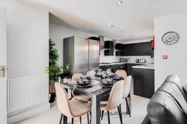 8 Callow road, L15