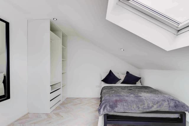 130 Cranborne Road, L15 image 3