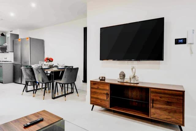 24 Cotswold Street, L7 image 2