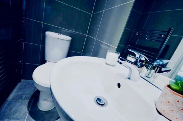 75 Ling Street, L7 image