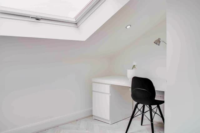 130 Cranborne Road, L15 image 5