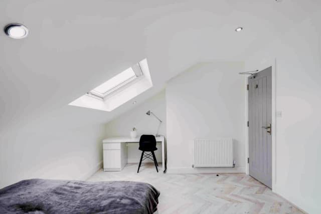 130 Cranborne Road, L15 image 4