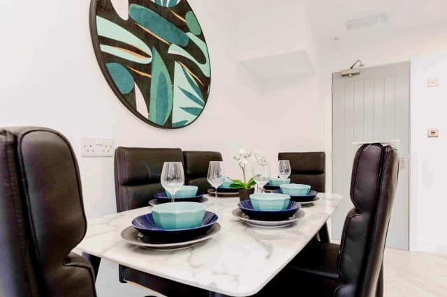 39 Connaught Road, L7 image 5