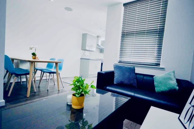 75 Ling Street, L7 image 4