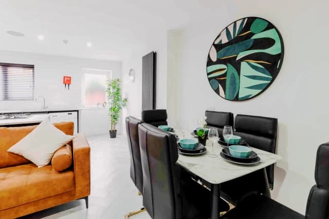 39 Connaught Road, L7 image 4