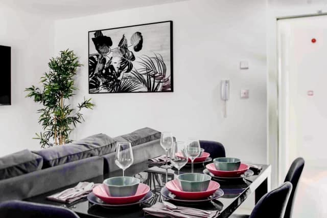 8 Talton Road, L15