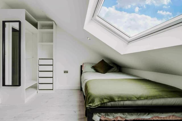 16 Deane road, L7 image