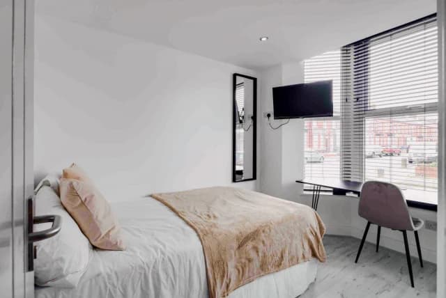 56 Cardigan Street, L15