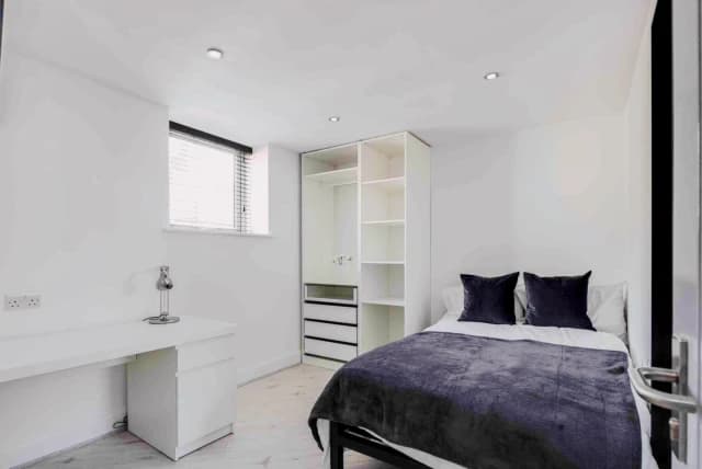 8 Callow road, L15 image