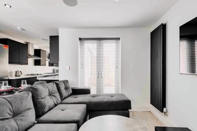 8 Talton Road, L15 image 5