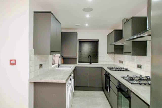 29 Langton Road, L15 image 5