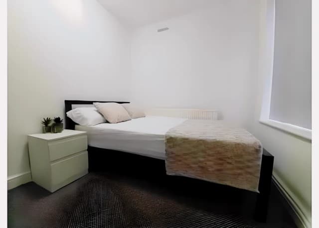 174 Cranborne Road, L15 image 4