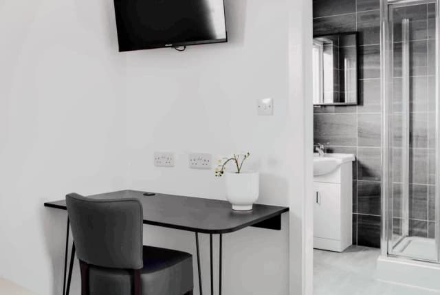 40 Cranborne Road, L15 image