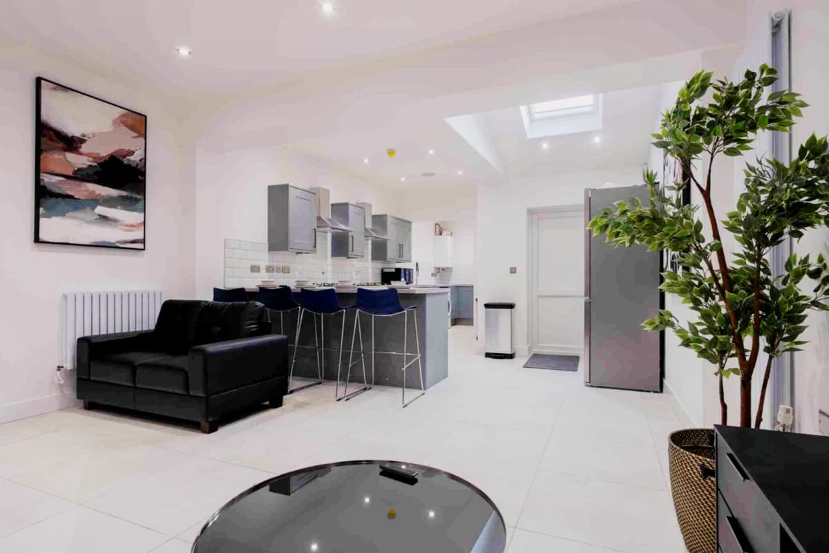 56 Kesteven Street image 2