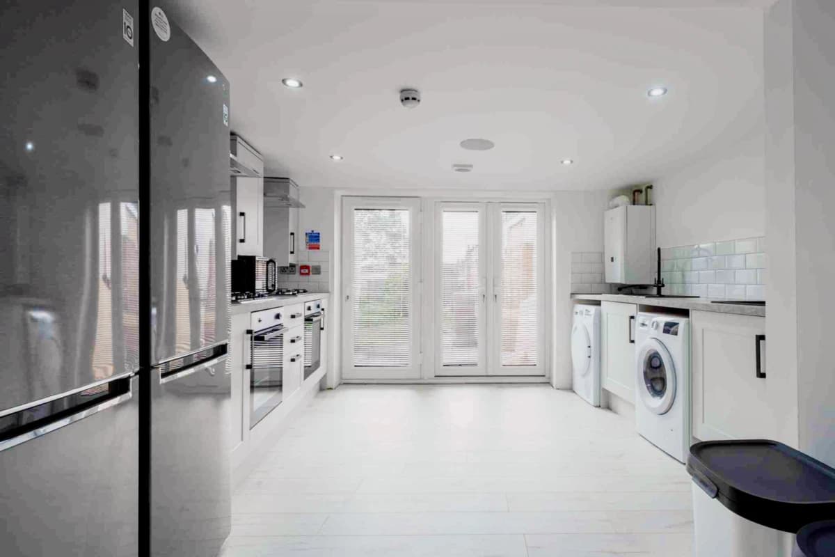 87 Monks Road image 3