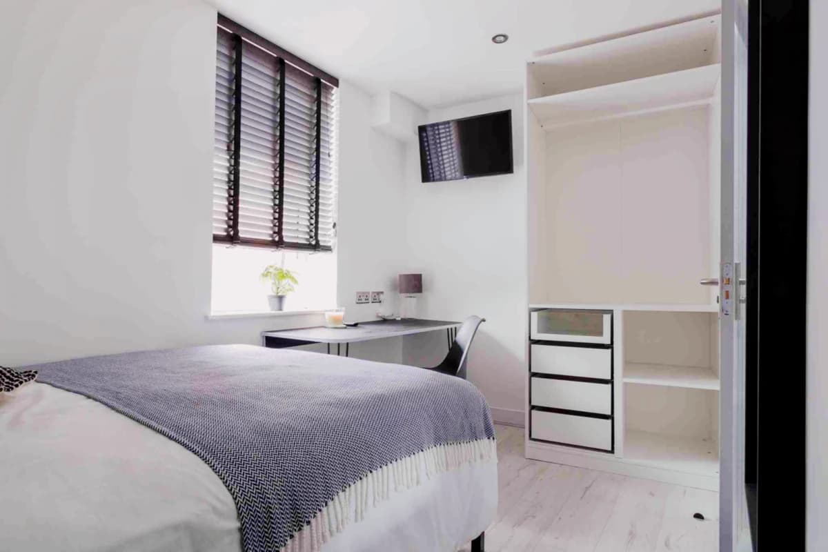 87 Monks Road image