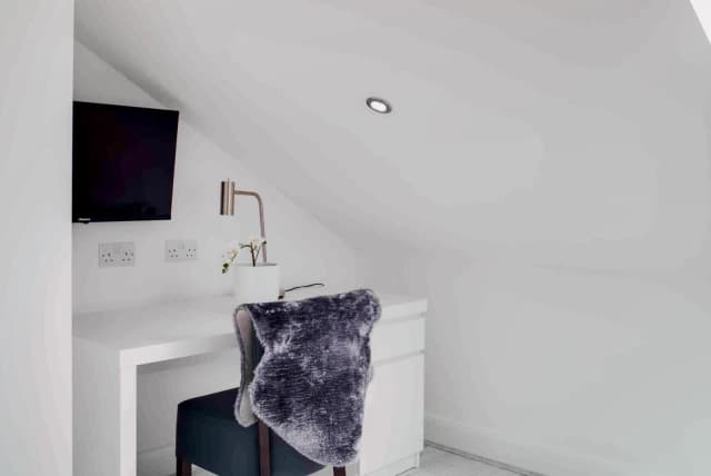 40 Cranborne Road, L15 image 4