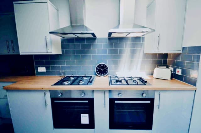 34 Granville Road, L15 image 3