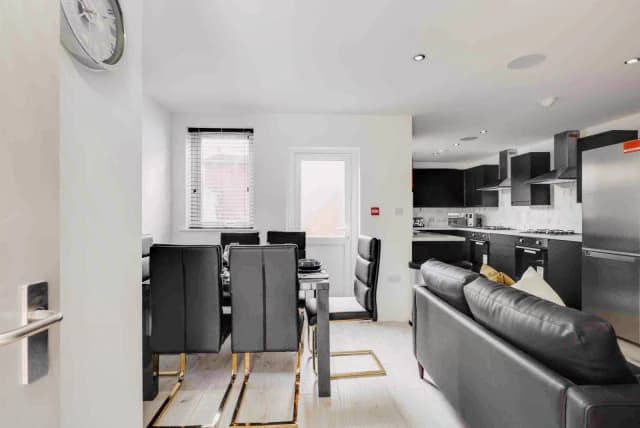 184 Alderson Road, L15 image 2