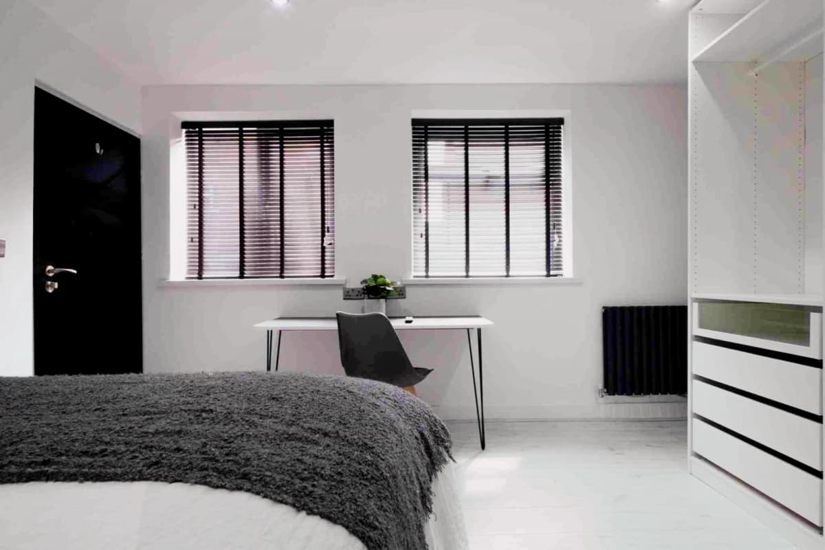8 High Street – Antler House image
