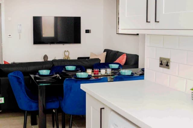 113 Cranborne Road, L15 image 5