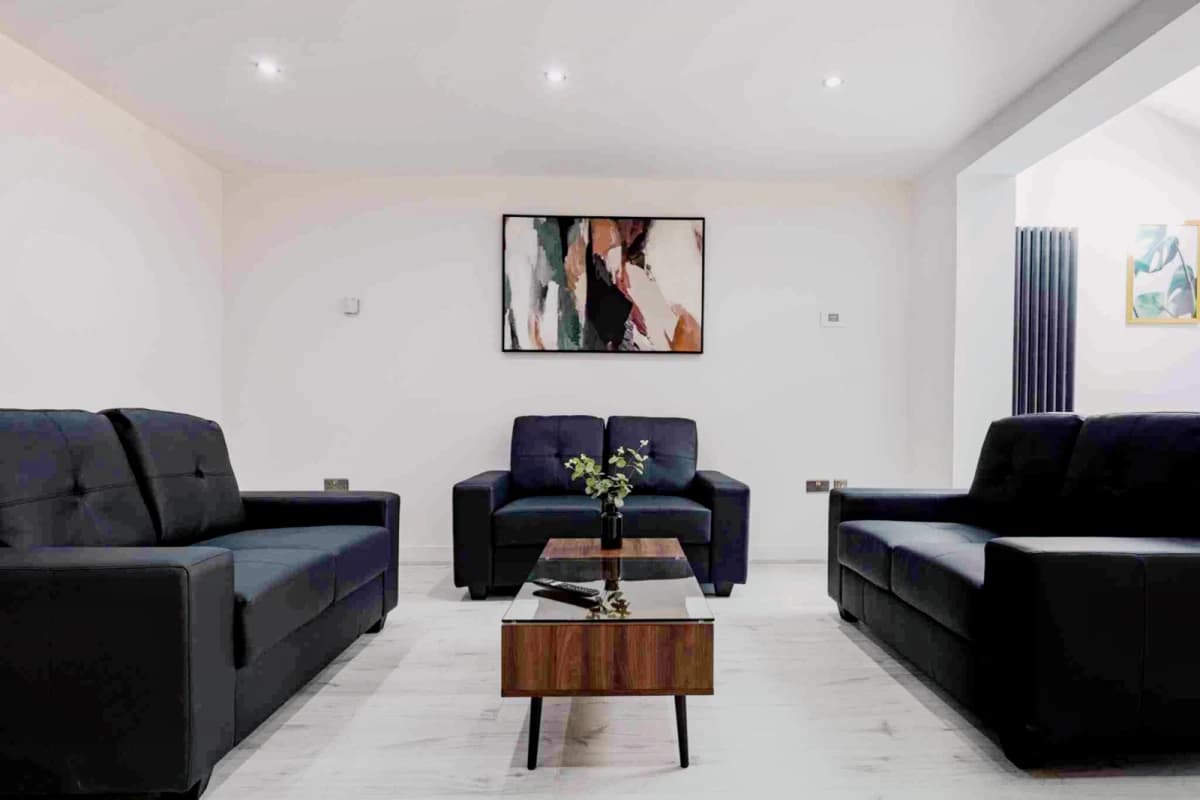 13 Avondale Street, LN2 image 2