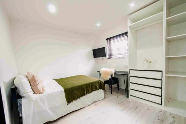 104 Cranborne Road, L15 image