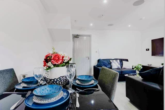 29 Grosvenor Road, L15 image 4