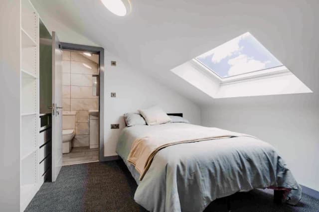 7b Gainsborough Road, L15 image
