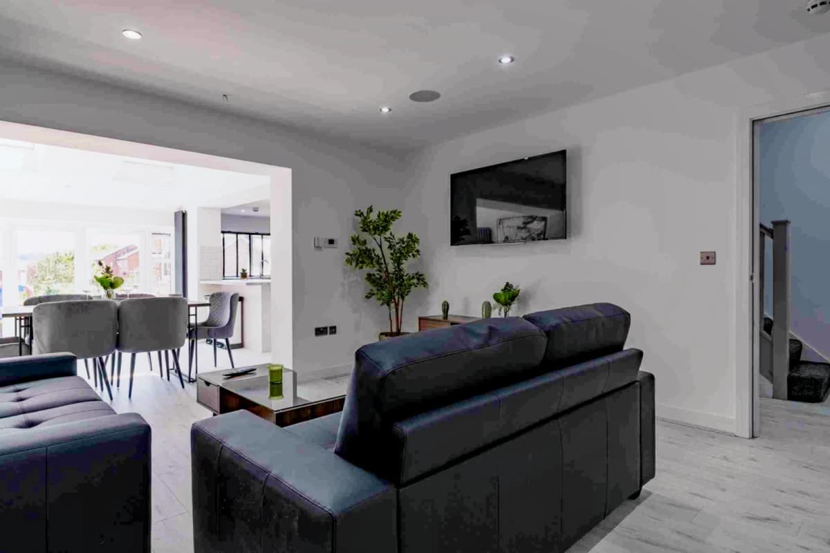 135 Monks Road image 2