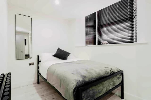 107 Cranborne Road, L15 image