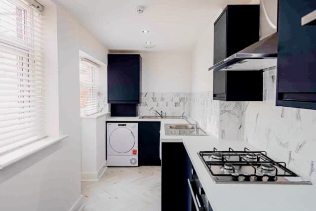 39 Salisbury Road, L15 image 5