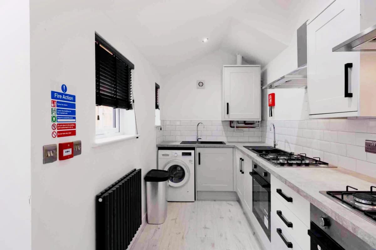 34 Vernon Street, LN5 image 3