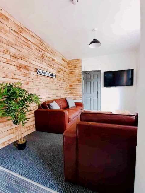 61 Garmoyle Road, L15 image 2