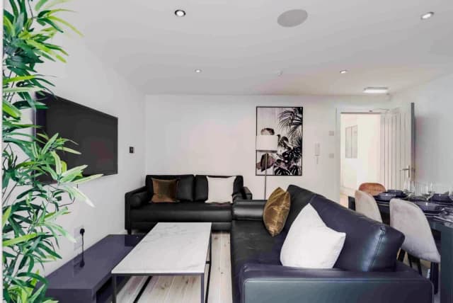 142 Alderson Road, L15 image 3