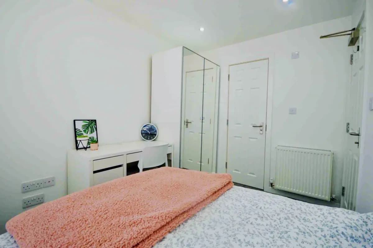 12 Liscard Road, L15