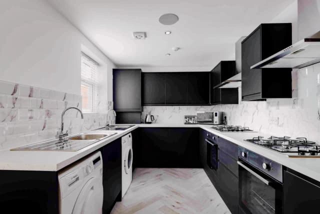 128 Alderson Road, L15 image 4